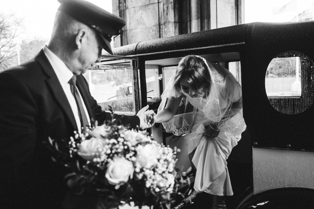 004 CITY HALL CARDIFF WEDDING PHOTOGRAPHY 004 CITY HALL CARDIFF WEDDING PHOTOGRAPHY